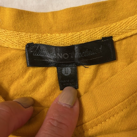 Yellow embroidered crop top - Picture 2 of 4